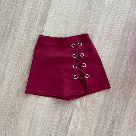 Stradivarius skirt/shorts - Picture 1 of 3
